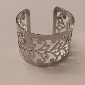 🇨🇦3 For $20🇨🇦Silver tone Cuff Bracelet